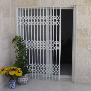 завод кованных изделий, металлические раздвижные решетки на окна